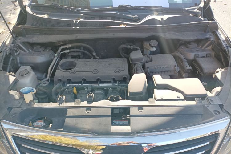 Used Kia Sportage R 2011 2.0L Automatic 4x4 GLS Engine Bay