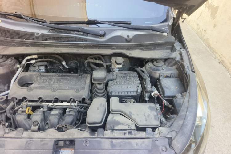 Used Kia Sportage R 2011 2.0L Automatic Two-Wheel Drive GL Engine Bay Left