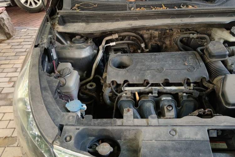 Used Kia Sportage R 2011 2.0L Automatic Two-Wheel Drive Premium Edition Engine Bay Right