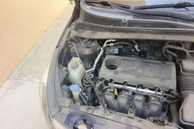 Used Kia Sportage R 2011 2.0L Automatic Two-Wheel Drive GL Engine Bay Right