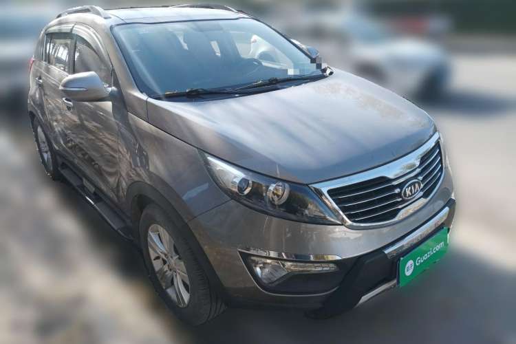 Used Kia Sportage R 2011 2.0L Automatic 4x4 GLS Front Right 45 Deg