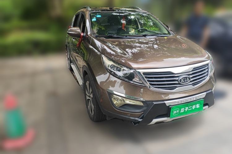 Used Kia Sportage R 2011 2.0L Automatic Two-Wheel Drive Premium Edition Front Right 45 Deg