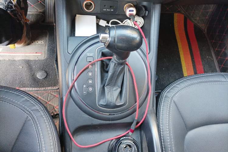 Used Kia Sportage R 2011 2.0L Automatic 4x4 GLS Gear Lever