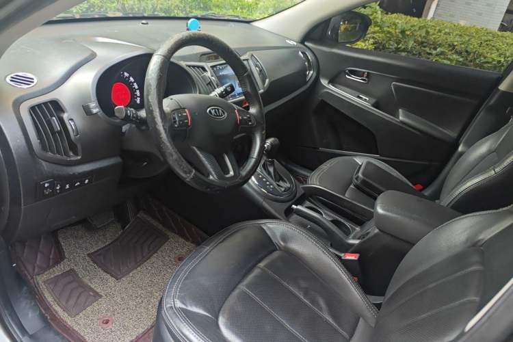 Used Kia Sportage R 2011 2.4L Automatic 4x4 Premium Edition Left Front Seat