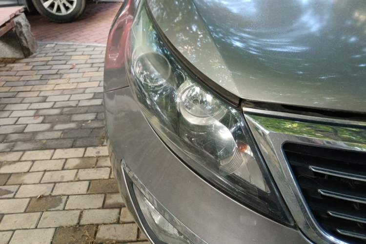 Used Kia Sportage R 2011 2.0L Automatic Two-Wheel Drive Premium Edition Right Front Headlight