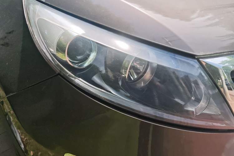 Used Kia Sportage R 2011 2.0L Automatic Two-Wheel Drive GLS Right Front Headlight