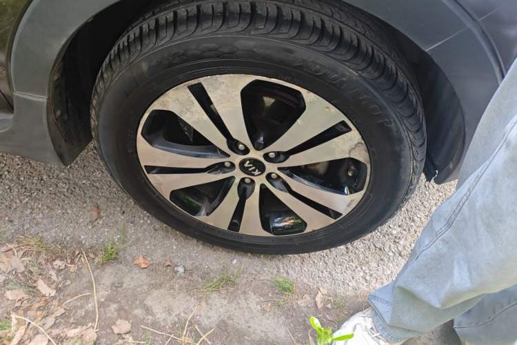 Used Kia Sportage R 2011 2.4L Automatic 4x4 Premium Edition Right Front Wheel Hub