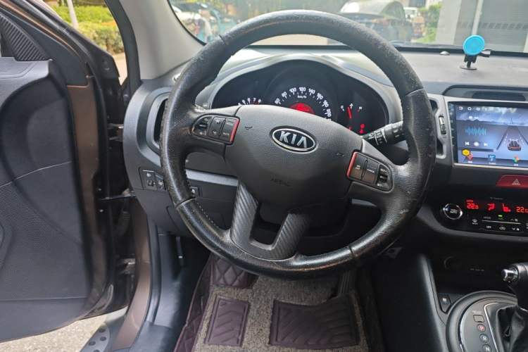 Used Kia Sportage R 2011 2.4L Automatic 4x4 Premium Edition Steering Wheel