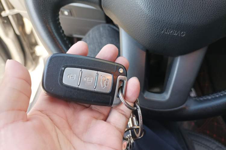 Used Kia Sportage R 2011 2.0L Automatic 4x4 GLS Vehicle Key