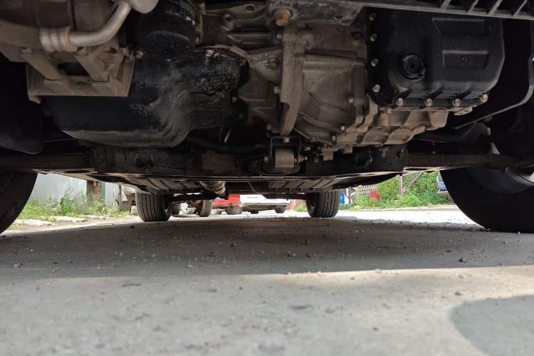 Used Kia Sportage R 2011 2.0L Automatic Two-Wheel Drive Premium Edition Chassis Front