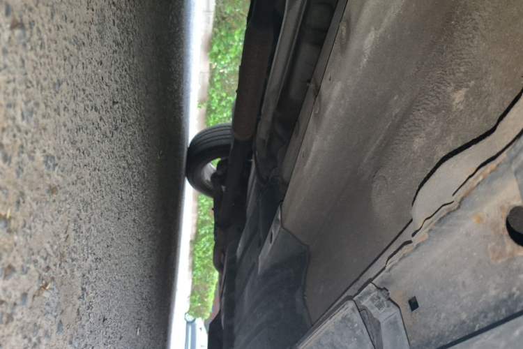 Used Kia Sportage R 2011 2.0L Automatic Two-Wheel Drive GLS Chassis Front Left
