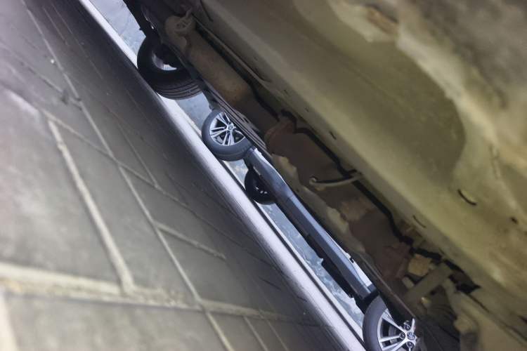 Used Kia Sportage R 2011 2.0L Automatic Two-Wheel Drive GLS Chassis Front Right