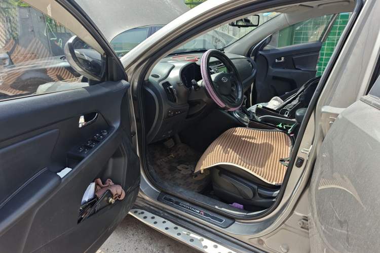 Used Kia Sportage R 2011 2.0L Automatic Two-Wheel Drive Premium Edition Driver Seat