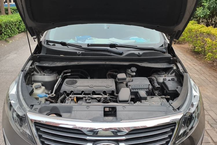Used Kia Sportage R 2011 2.0L Automatic Two-Wheel Drive GLS Engine Bay