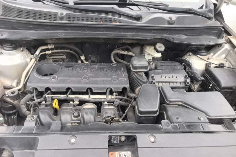 Used Kia Sportage R 2011 2.0L Automatic Two-Wheel Drive Premium Edition Engine Bay