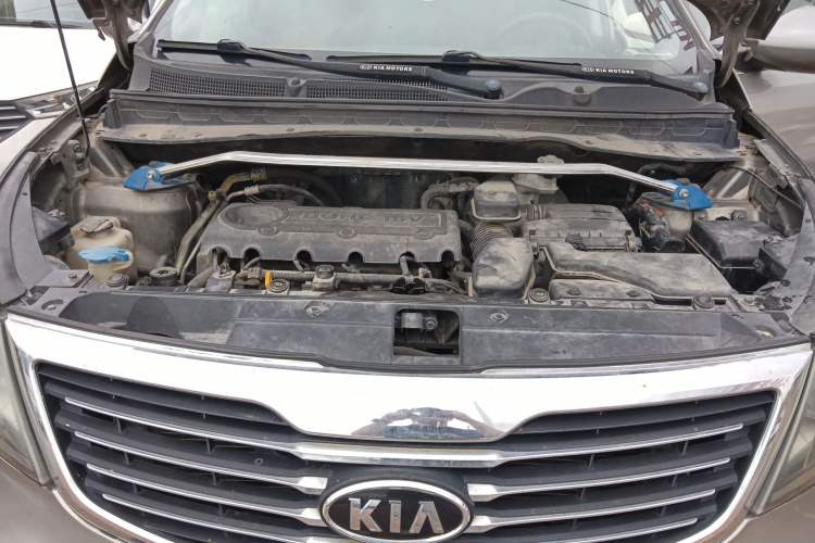 Used Kia Sportage R 2011 2.0L Automatic Two-Wheel Drive GL Engine Bay