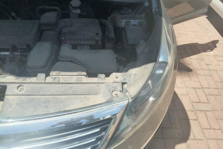 Used Kia Sportage R 2011 2.0L Automatic Two-Wheel Drive Premium Edition Engine Bay Left