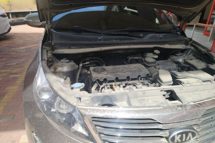 Used Kia Sportage R 2011 2.4L Automatic 4x4 Premium Edition Engine Bay Right
