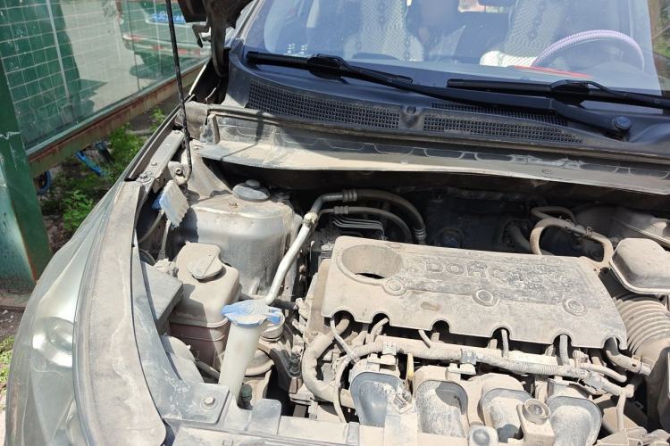 Used Kia Sportage R 2011 2.0L Automatic Two-Wheel Drive Premium Edition Engine Bay Right