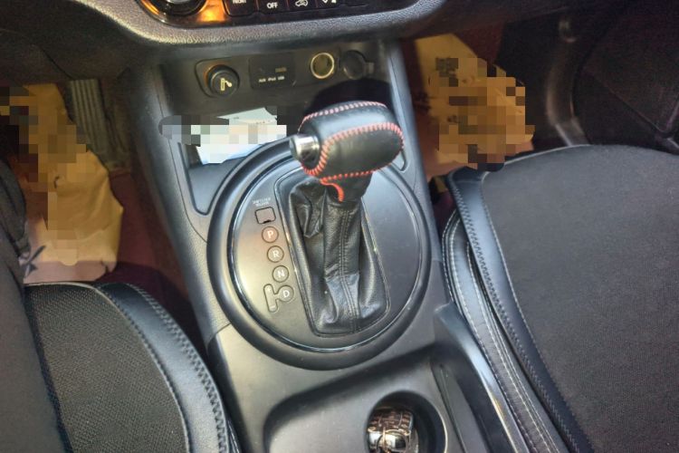 Used Kia Sportage R 2011 2.0L Automatic Two-Wheel Drive GLS Gear Lever