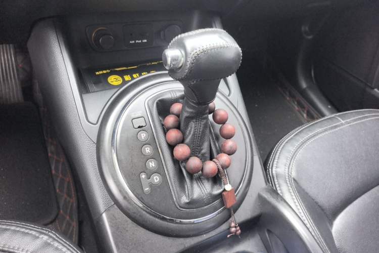Used Kia Sportage R 2011 2.0L Automatic Two-Wheel Drive Premium Edition Gear Lever