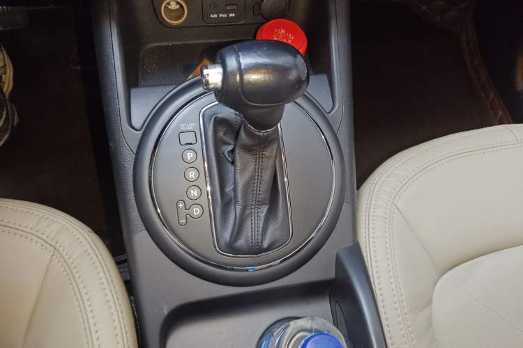 Used Kia Sportage R 2011 2.0L Automatic Two-Wheel Drive GLS Gear Lever