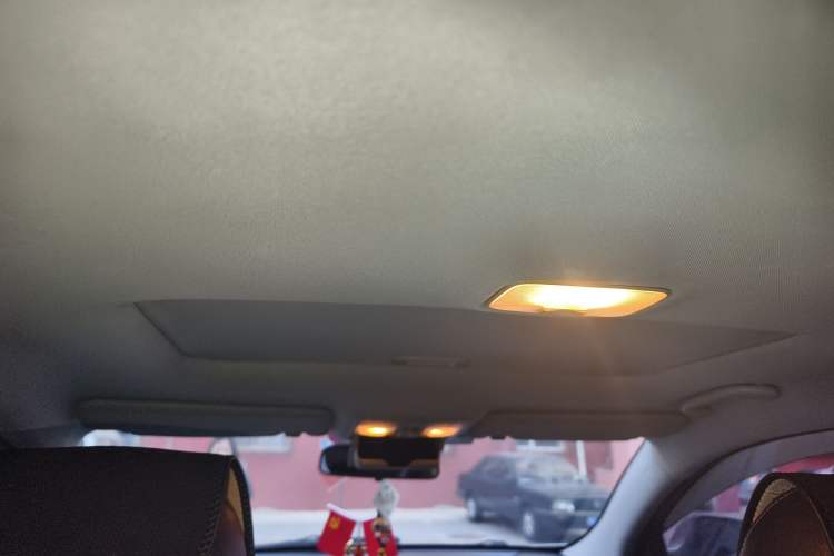Used Kia Sportage R 2011 2.0L Automatic Two-Wheel Drive GLS Headliner