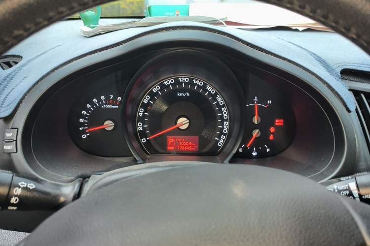 Used Kia Sportage R 2011 2.0L Automatic Two-Wheel Drive GLS Instrument Cluster