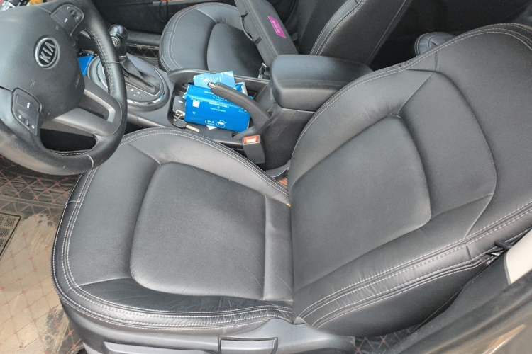 Used Kia Sportage R 2011 2.0L Automatic Two-Wheel Drive GLS Left Front Seat