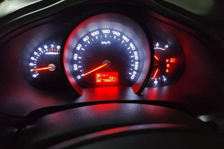 Used Kia Sportage R 2011 2.0L Automatic Two-Wheel Drive GLS Odometer Close Up