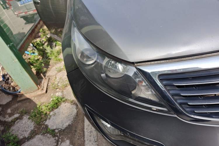 Used Kia Sportage R 2011 2.0L Automatic Two-Wheel Drive Premium Edition Right Front Headlight