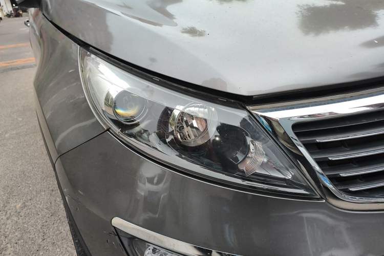 Used Kia Sportage R 2011 2.0L Automatic Two-Wheel Drive GLS Right Front Headlight