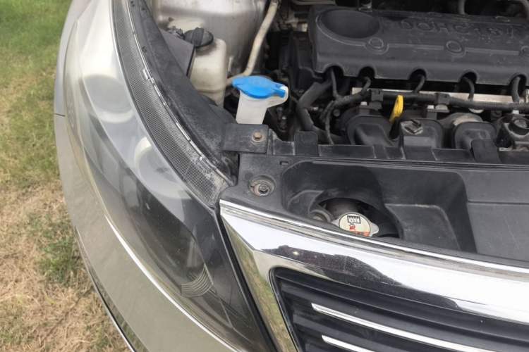 Used Kia Sportage R 2011 2.0L Automatic Two-Wheel Drive Premium Edition Right Front Headlight
