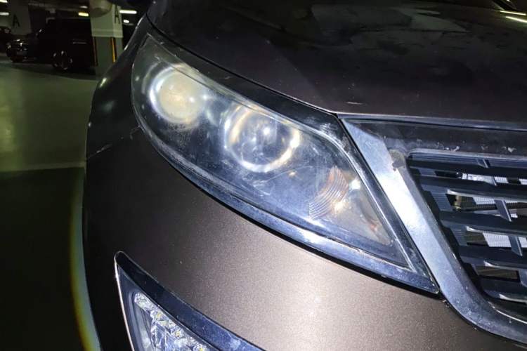 Used Kia Sportage R 2011 2.0L Automatic Two-Wheel Drive GLS Right Front Headlight
