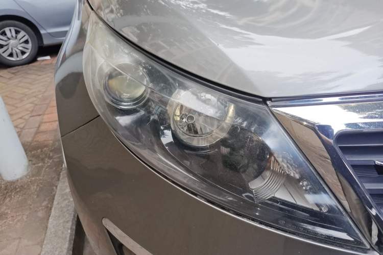 Used Kia Sportage R 2011 2.0L Automatic Two-Wheel Drive GLS Right Front Headlight
