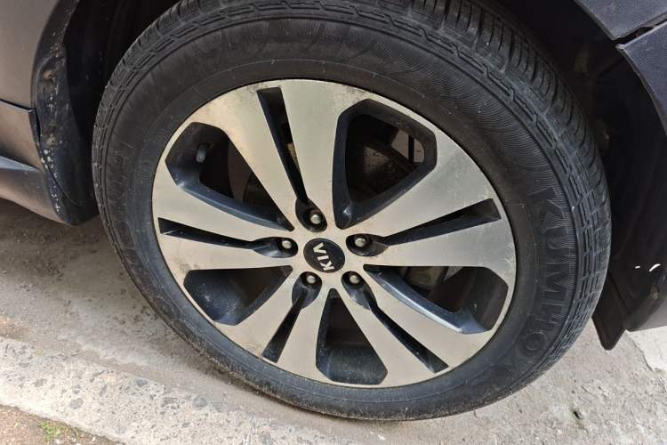Used Kia Sportage R 2011 2.0L Automatic Two-Wheel Drive Premium Edition Right Front Wheel Hub