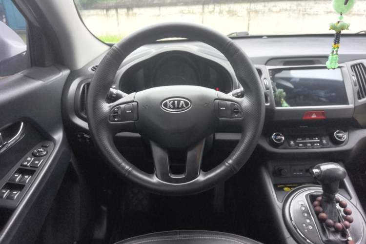 Used Kia Sportage R 2011 2.0L Automatic Two-Wheel Drive Premium Edition Steering Wheel