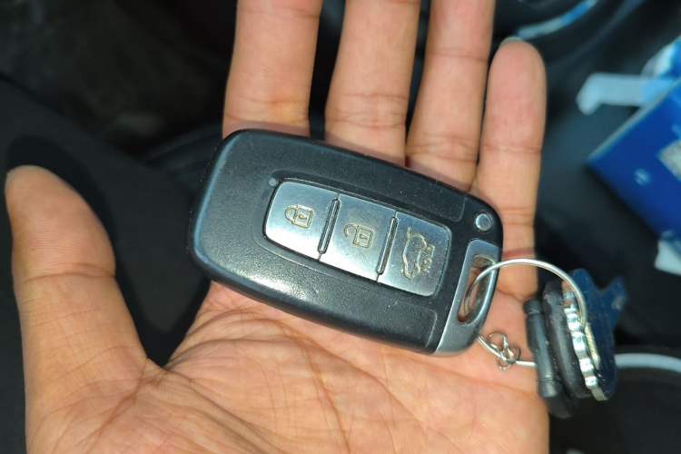 Used Kia Sportage R 2011 2.0L Automatic Two-Wheel Drive GLS Vehicle Key