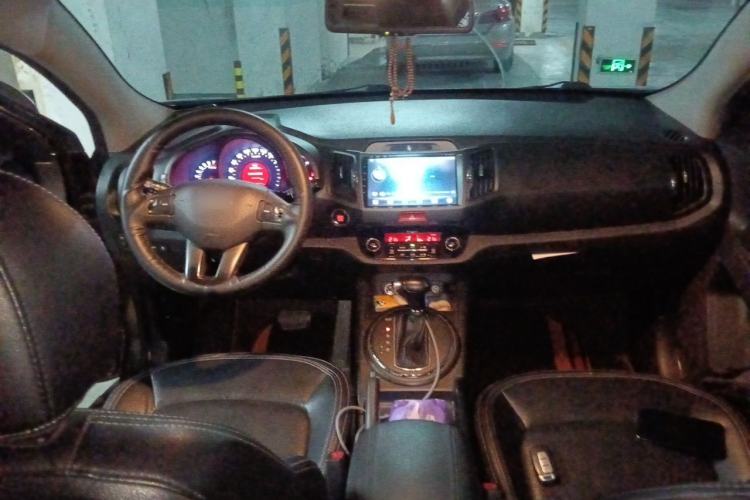 Used Kia Sportage R 2011 2.0L Automatic Two-Wheel Drive Premium Edition Center Console