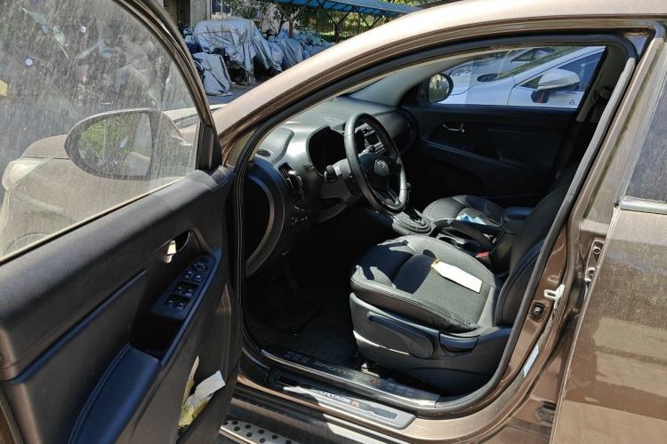 Used Kia Sportage R 2011 2.0L Automatic Two-Wheel Drive Premium Edition Driver Seat