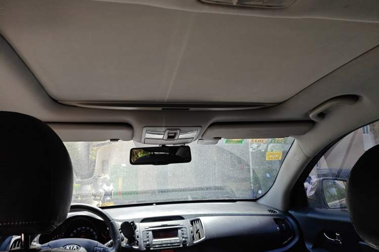 Used Kia Sportage R 2011 2.0L Automatic Two-Wheel Drive Premium Edition Headliner