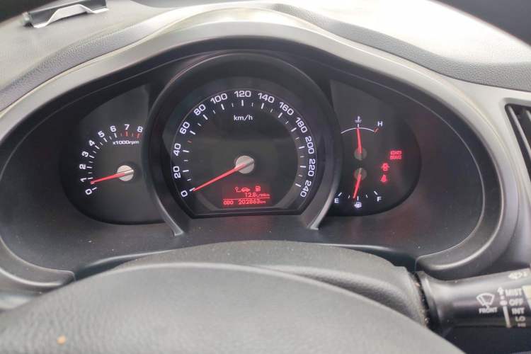 Used Kia Sportage R 2011 2.0L Manual Two-Wheel Drive GL Trim Instrument Cluster