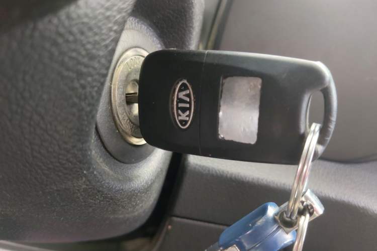 Used Kia Sportage R 2011 2.0L Manual Two-Wheel Drive GL Trim Vehicle Key