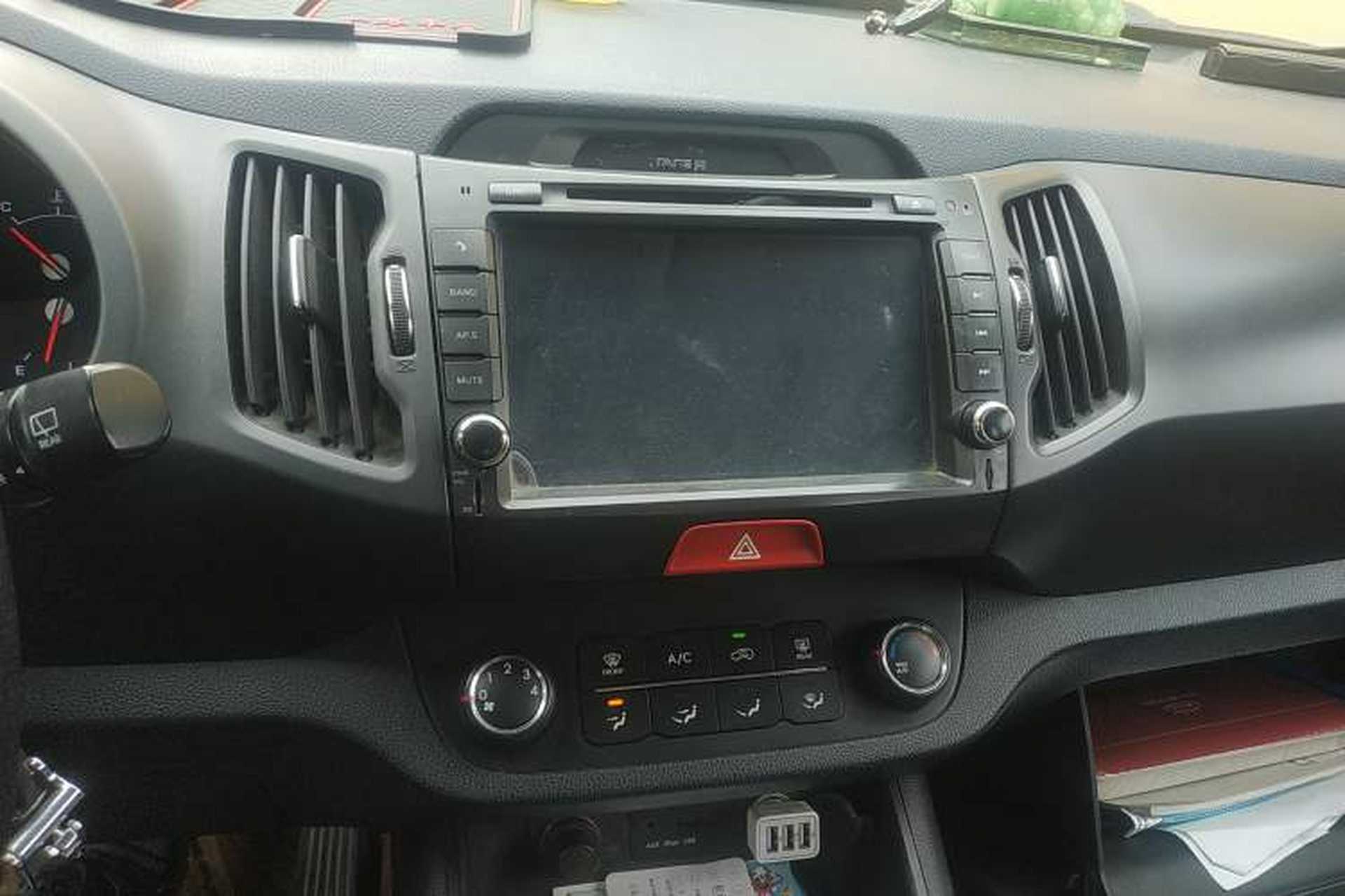 Used Kia Sportage R 2011 2.0L Automatic Two-Wheel Drive GL Audio And AC Panel