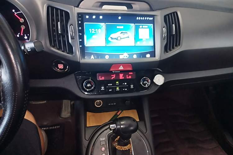 Used Kia Sportage R 2011 2.0L Automatic Two-Wheel Drive GLS Audio And AC Panel