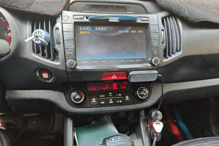 Used Kia Sportage R 2011 2.0L Automatic Two-Wheel Drive GLS Audio And AC Panel