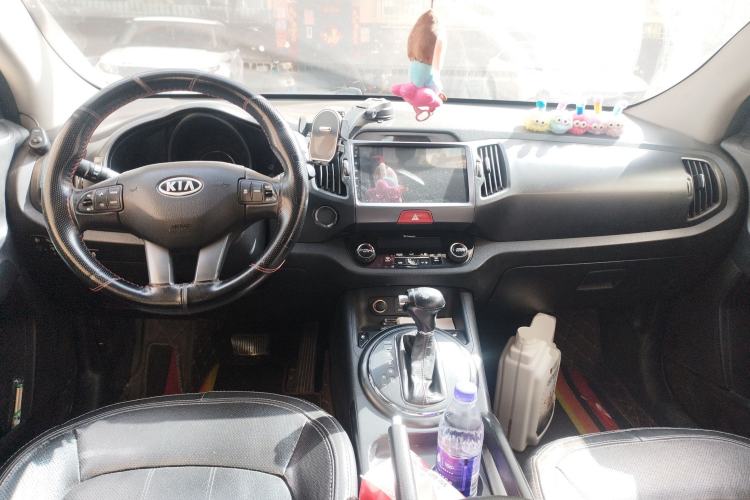 Used Kia Sportage R 2011 2.4L Automatic 4x4 Premium Edition Center Console