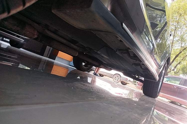 Used Kia Sportage R 2011 2.0L Automatic Two-Wheel Drive GLS Chassis Front Left