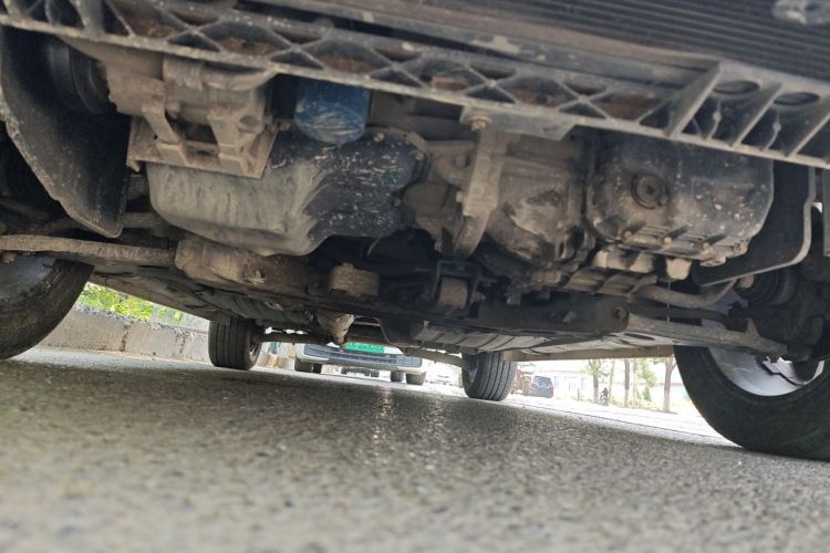 Used Kia Sportage R 2011 2.0L Automatic Two-Wheel Drive GLS Chassis Front
