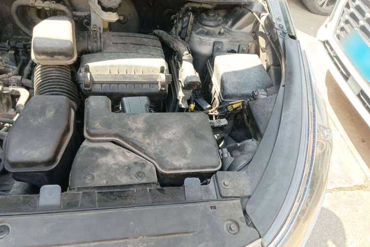 Used Kia Sportage R 2011 2.0L Automatic Two-Wheel Drive Premium Edition Engine Bay Left